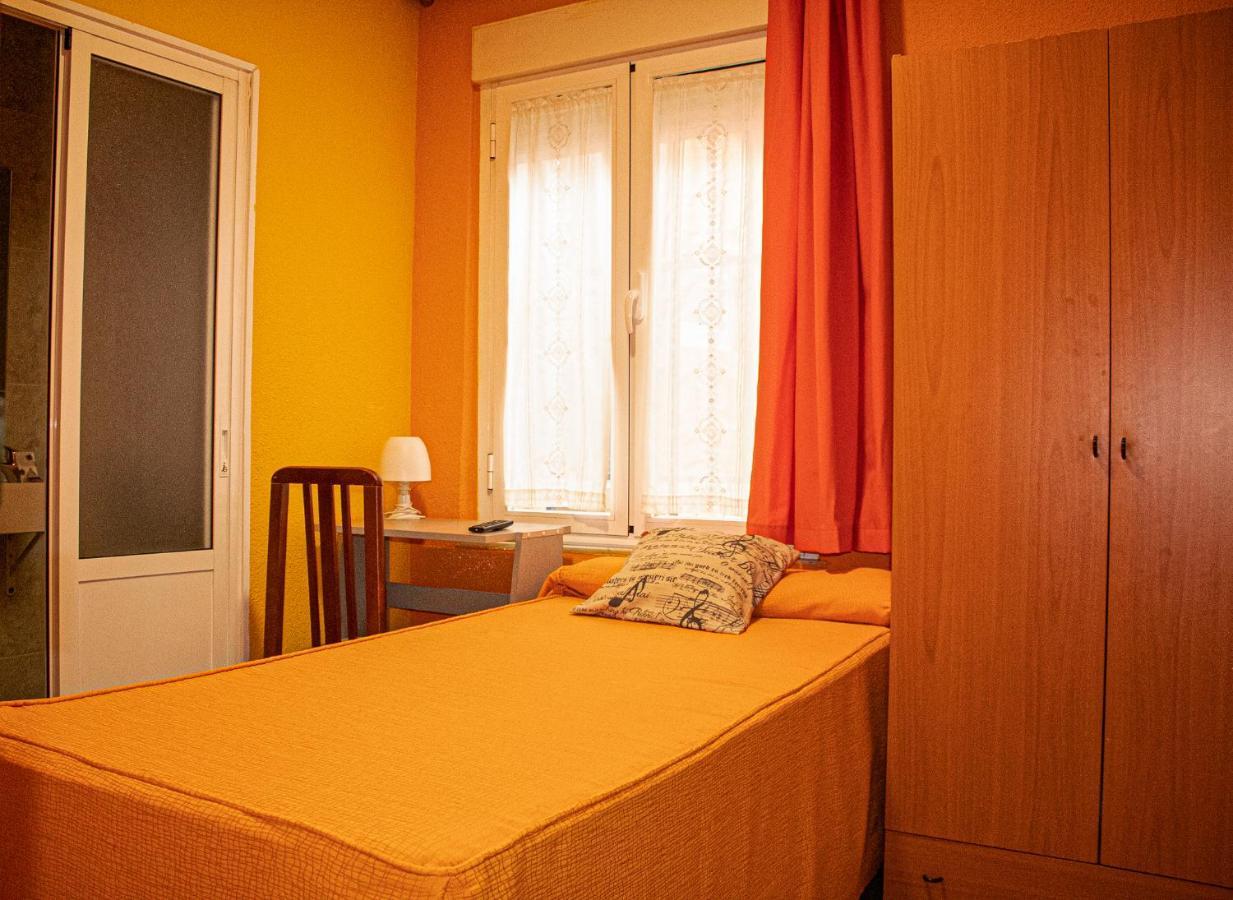 Отель Residencia Salamanca Universitaria Экстерьер фото